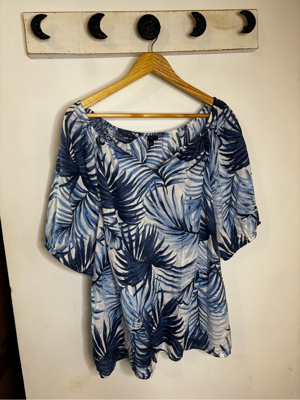 Talbots Navy and Light Blue Palm-Print V Front Linen Top - Picture 6 of 7